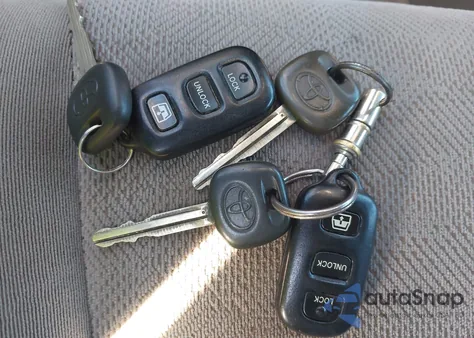 2006 Toyota Sequoia Sr5 V8 z USA, uszkodzony, nr VIN 5TDZT34A66S271878